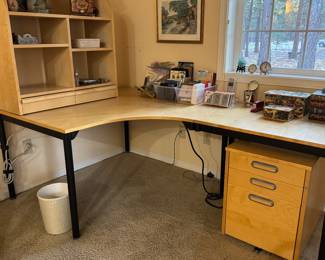 Nice corner office desk - modernish style