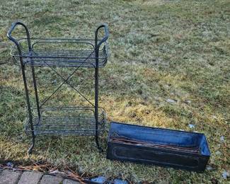 Plant stand & planter - lots of pot available, too