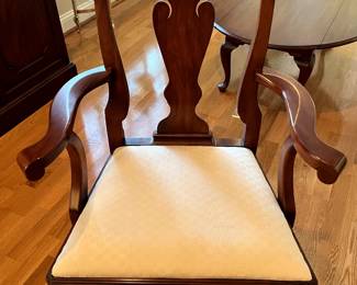 The Henkel-Harris Ding Room set has 2 arm chairs and 6 regular chairs.