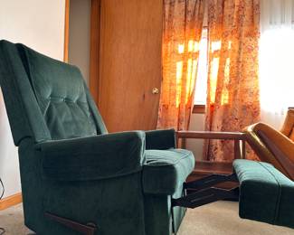 MCM recliner in excellent condition