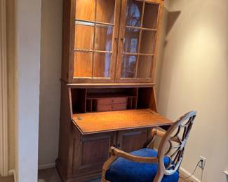 Secretary desk and chair 83 x 39 x 17