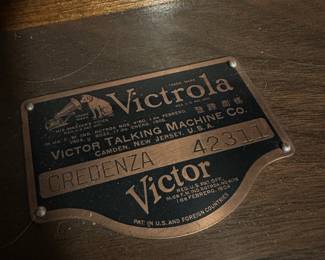 Victor Victrola Talking Machine Mahogany "Credenza" Model 42311 Record Player