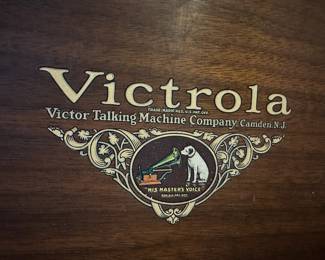 Victor Victrola Talking Machine Mahogany "Credenza" Model 42311 Record Player