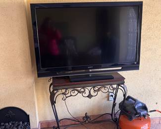 Great working TV. Family used it for their outdoor area.