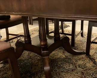 Claw foot pedestal dinning room table 