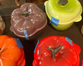 Lecreuset   Small pepper cookers 
