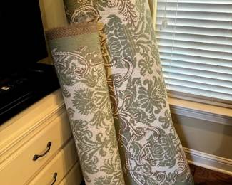 Indoor/Outdoor rugs   Small 3'7"x5'5" Large 5'x7'6"                                                                                             