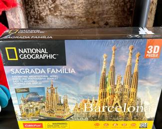 3D puzzles - New in box. 