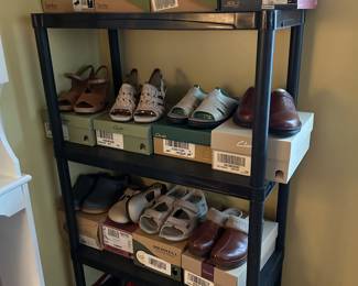 Ladies shoes - Many are new in box. 