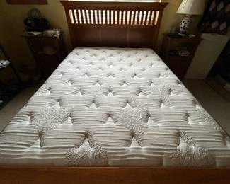 Ultra plush queen mattress, boxsprings.