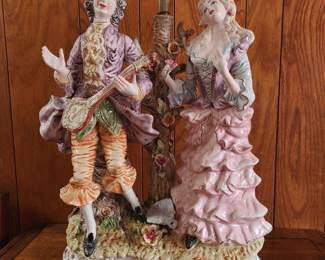 Capodiamonte lamp. Sold "as is".