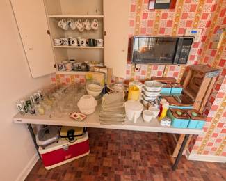 more glasses and kitchen ware from the MCM era