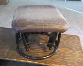 Lot 204. Self-adjusting footstool