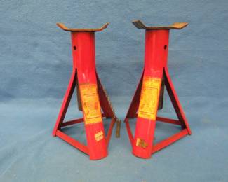 Lot 363. Two 3000 lb. jack stands