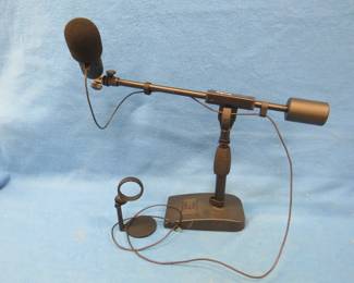 Lot 313. Solocast HyperX podcast microphone on a Gator Framework stand. Works great.