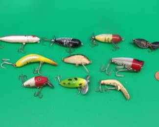 Lot 78. Ten baits including: Heddon Tadpolly, Heddon Midgit Digit, Heddon Zara Puppy, 2 Heddon Tiny Torpedos, and more.
