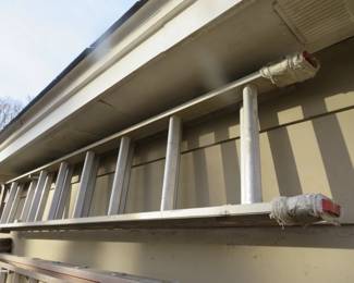 Lot 215. Extension ladder