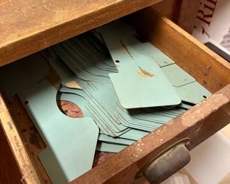 Dividers for mail station