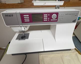 PFAFF Quilt Expression 4.0