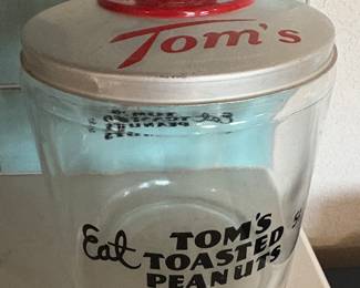 Tom’s Toasted Peanuts display jar