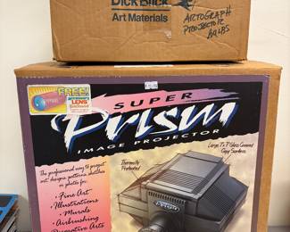 Image projector and replacement bulbs