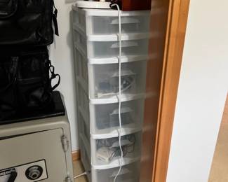 Organizing shelves