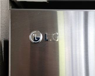 LG Smart Mirror InstaView Counter-Depth MAX French Door Refrigerator (1 year old, labels still in place, manual included)