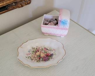 Vintage Avon trinket dish