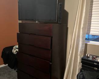 TV, dresser