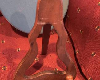 10" wood picture stand