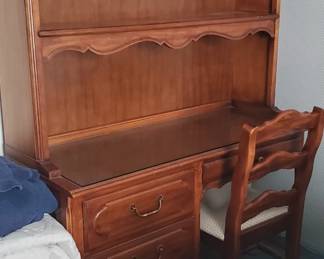 Desk/shelf unit/chair