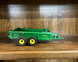 Toy ERTL John Deere Manure Spreader