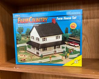 ERTL Farm Country Farm House 42 pc Set - Toy
