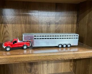 Toy Ford F350 with Fifth Wheel Horse Trailer