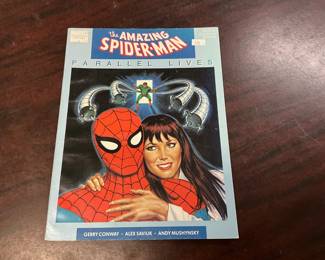 Graphic Novel - The Amazing Spider-Man Parallel Lives