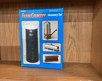 ERTL Farm Country Toy Accessory 4 pc Set - Silo - Grain Bin - Propane Tanke - Feed Bunk