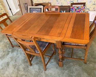 Table with pull outs - 4 chairs