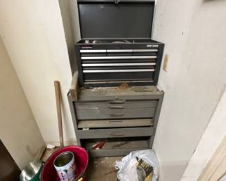 Garage tool chest