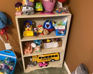 Shelf & more toys