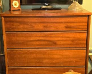Midcentury Dresser - Oil Lamp - TV 