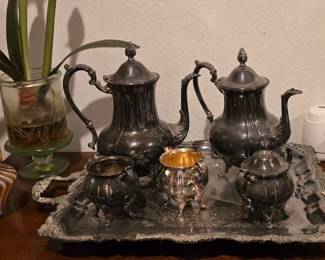 Vintage Tea Set - Beautiful Fenton Glass