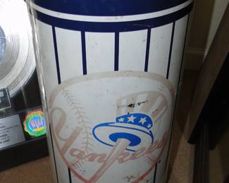 Yankees trash can