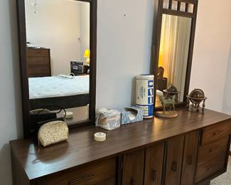 Mid-century dresser with two mirrors