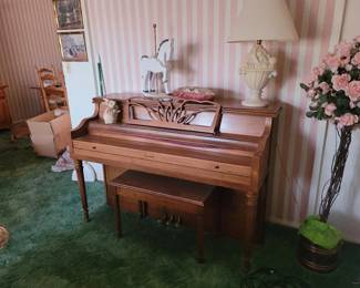 mom piano