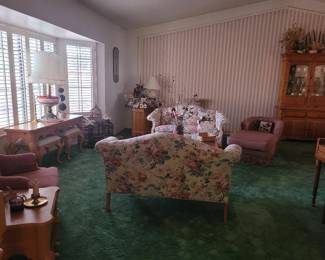 mom living room furn