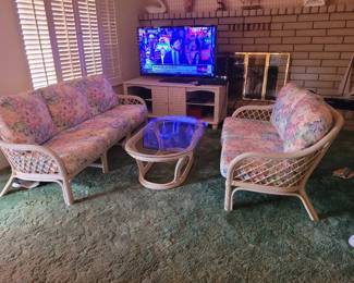 mom rattan liv room set