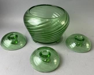 Lot 137 | 1920 or 1930s Spiral Optical Uranium Glass Set
