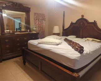 king bedroom set. has another nightand