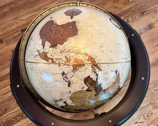 1970 16" Replogle Globe Bombay Platinum Classic 