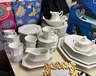 Johnson Bros Heritage White Dinnerware Set